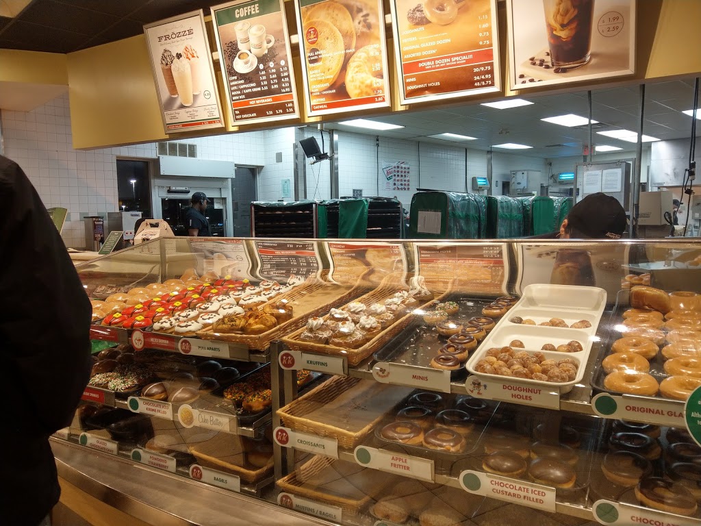 Krispy Kreme Doughnuts | 5920 Mavis Rd, Mississauga, ON L5V 2P5, Canada | Phone: (905) 826-2166