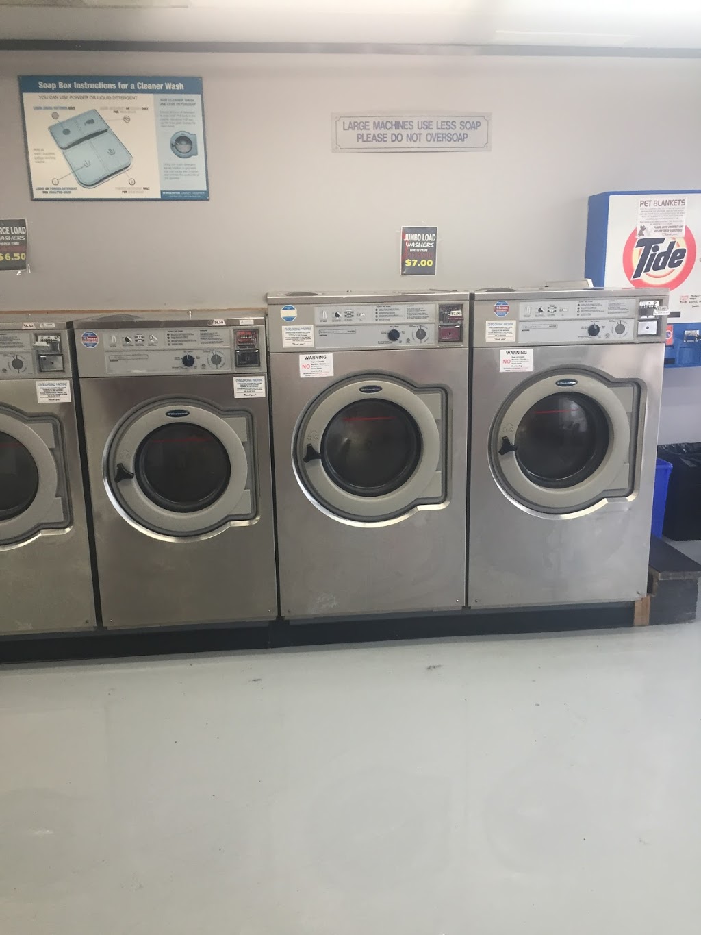 Clean Cycle Coin Laundry 24hrs | 566 Kerr St, Oakville, ON L6K 3C7, Canada | Phone: (416) 402-3282