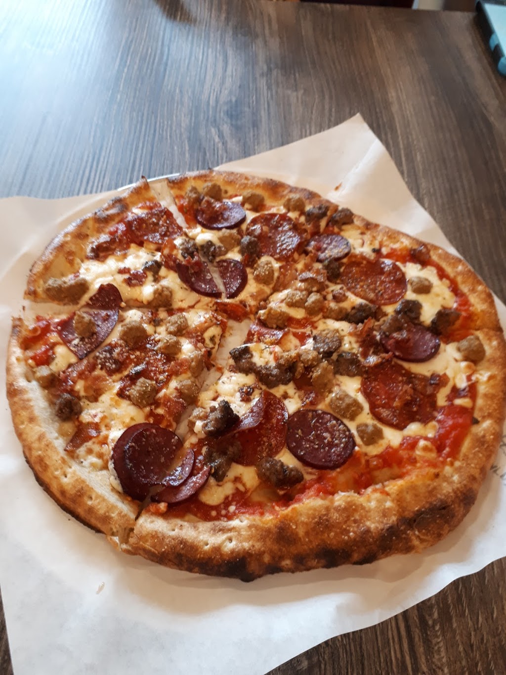 Vero Pizzeria | 152 Hector Gate, Dartmouth, NS B3B 0E6, Canada