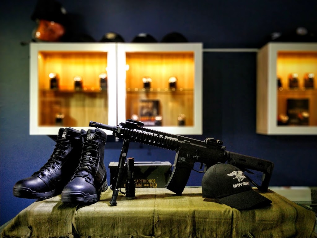 NAVY SEALS Boutique | 3832 Boul Notre-Dame, Laval, QC H7V 1R9, Canada | Phone: (450) 688-0612