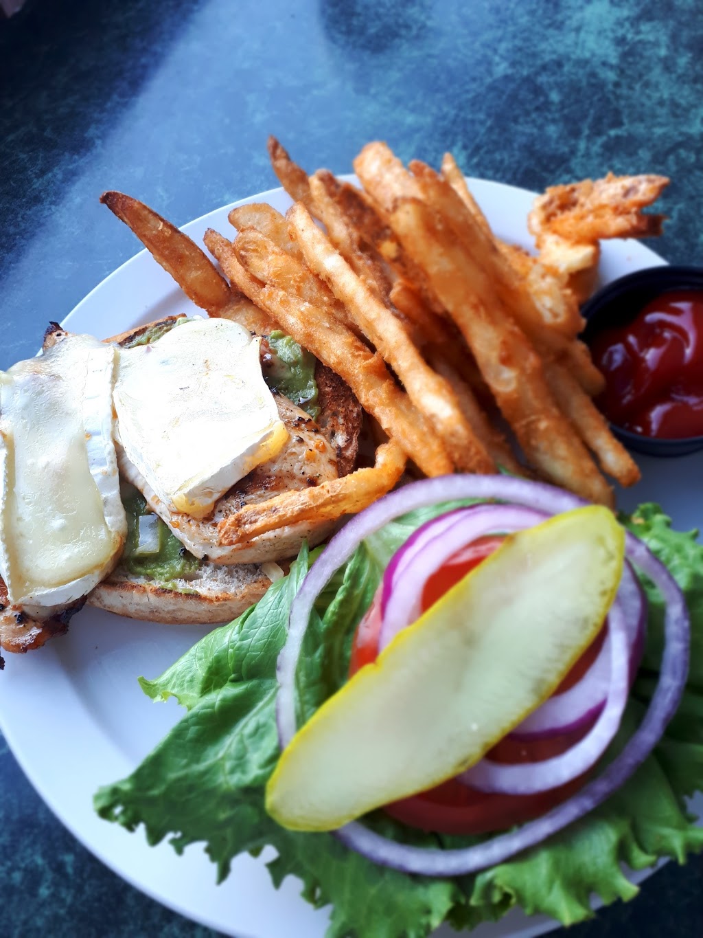 The Watershed Grill | 41101 Government Rd, Brackendale, BC V0N 1H0, Canada | Phone: (604) 898-6665