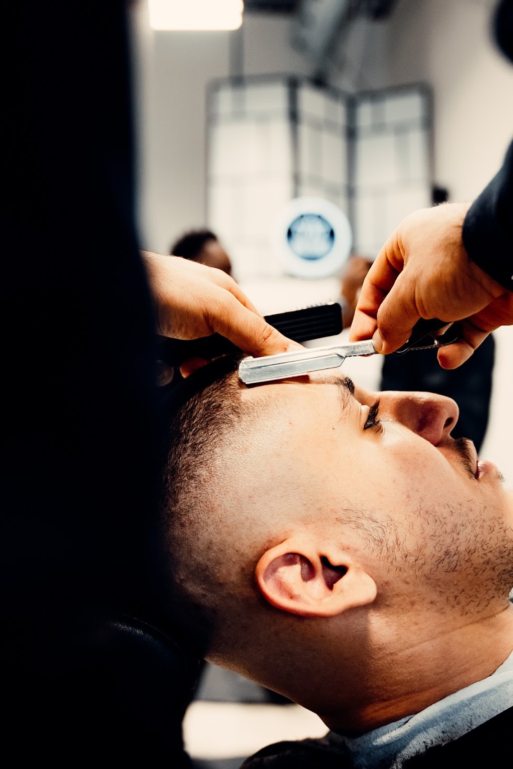 District Barbershop | 215 Bd du Curé-Labelle, Sainte-Thérèse, QC J7E 2X6, Canada | Phone: (450) 323-0235