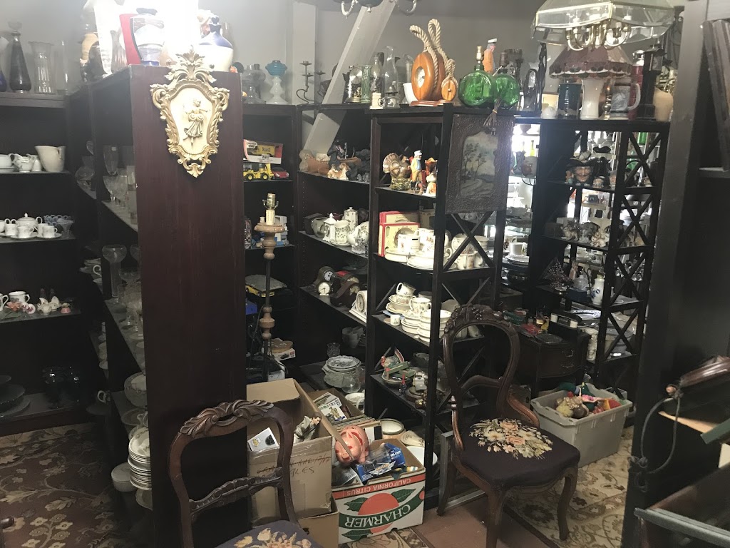 Good Bones Antiques | 50 Canvarco Rd, East York, ON M4G 1L3, Canada | Phone: (416) 423-1555