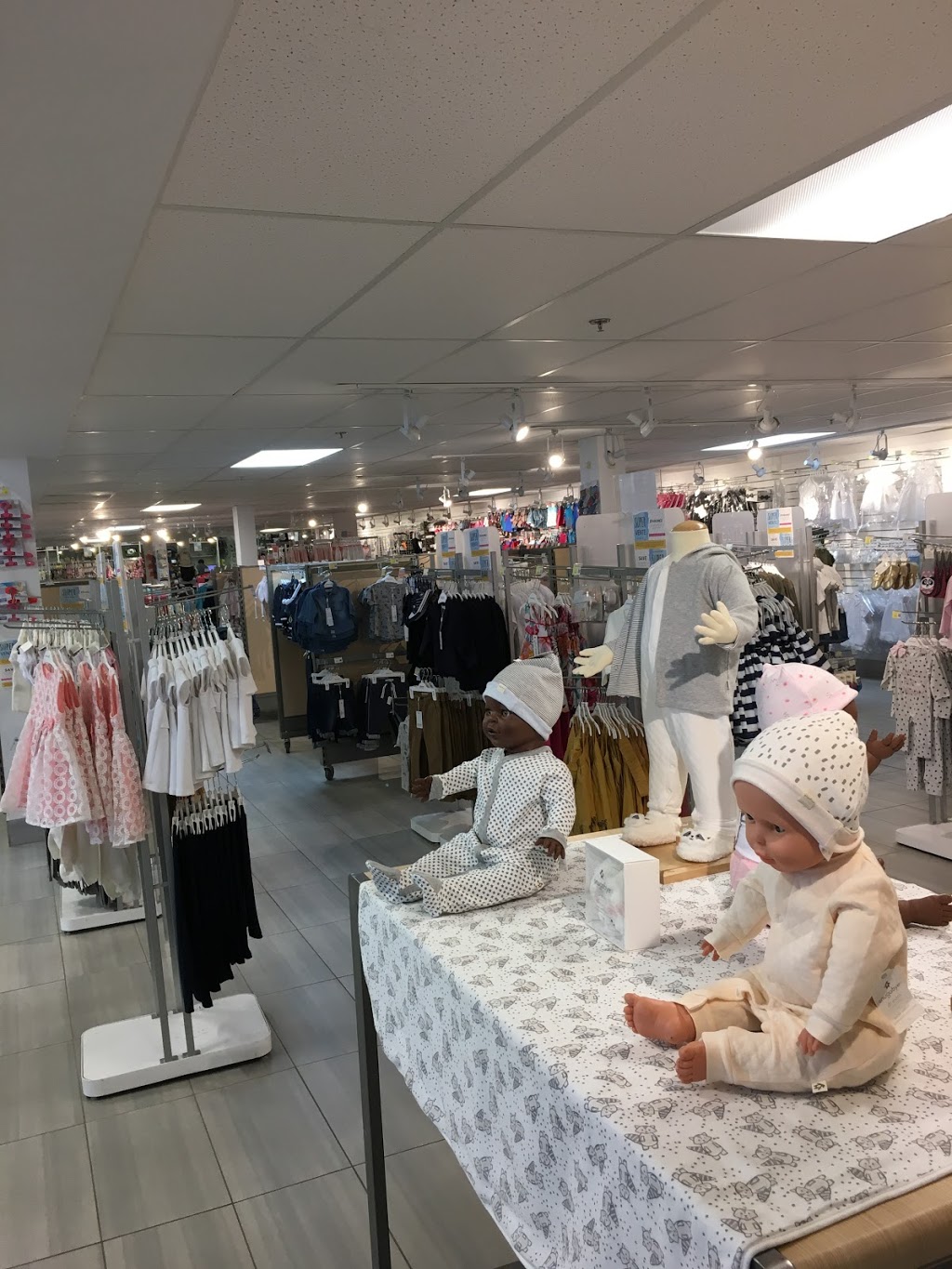 Bô Bébé Laval | 2205 Boul Industriel, Laval, QC H7S 1P8, Canada | Phone: (450) 669-2323