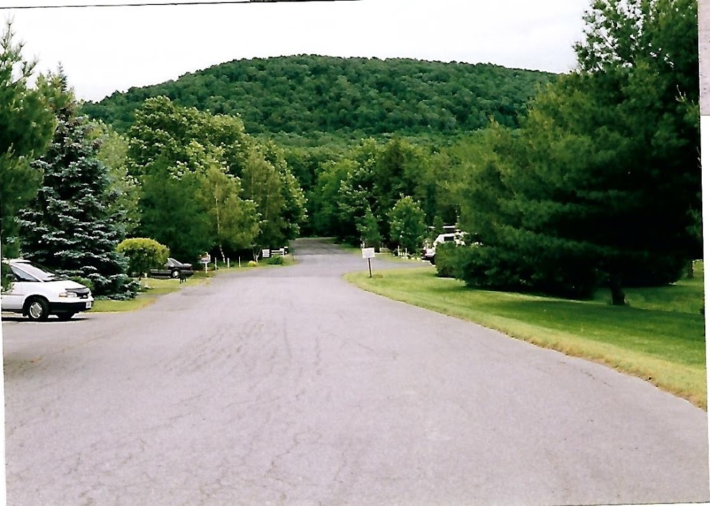 Terrain de maisons mobiles Parc Carrousel | 1617 Rue Shefford, Bromont, QC J2L 1E5, Canada | Phone: (450) 578-4633