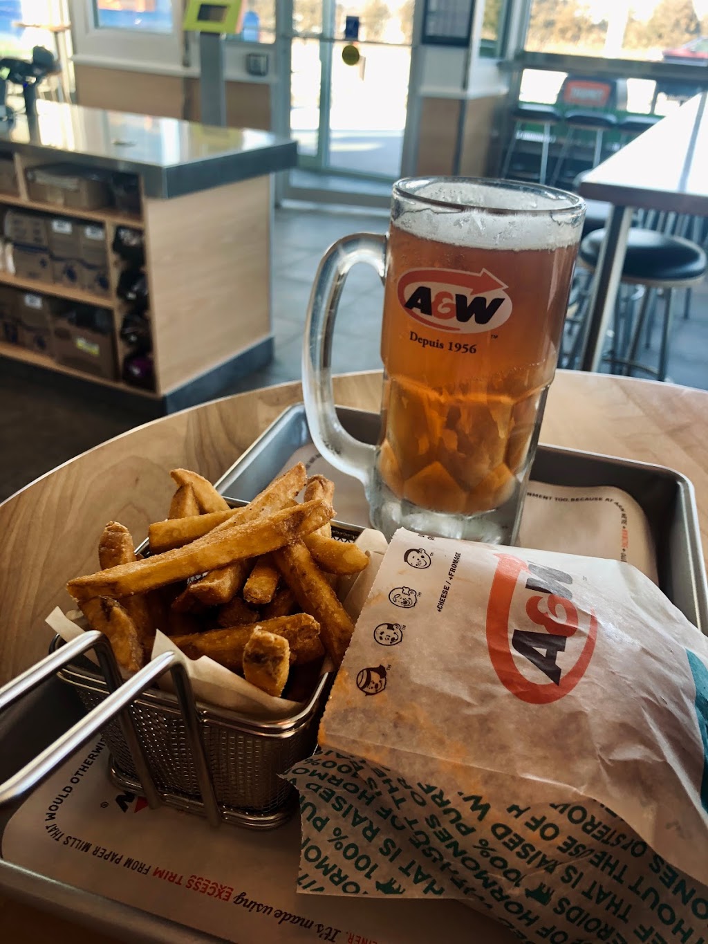 A&W Canada | 300 Maidstone Ave W, Essex, ON N8M 2X8, Canada | Phone: (519) 776-8550