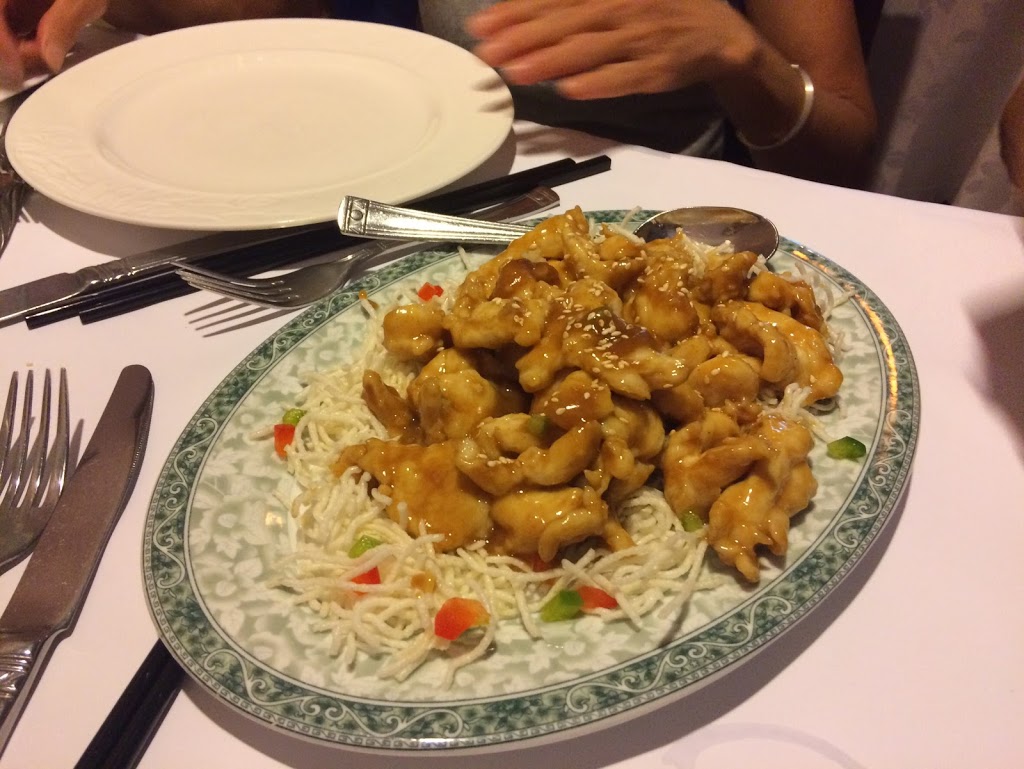 Restaurant Village Oriental | 8500 Boulevard Taschereau, Brossard, QC J4X 2T4, Canada | Phone: (450) 466-8988