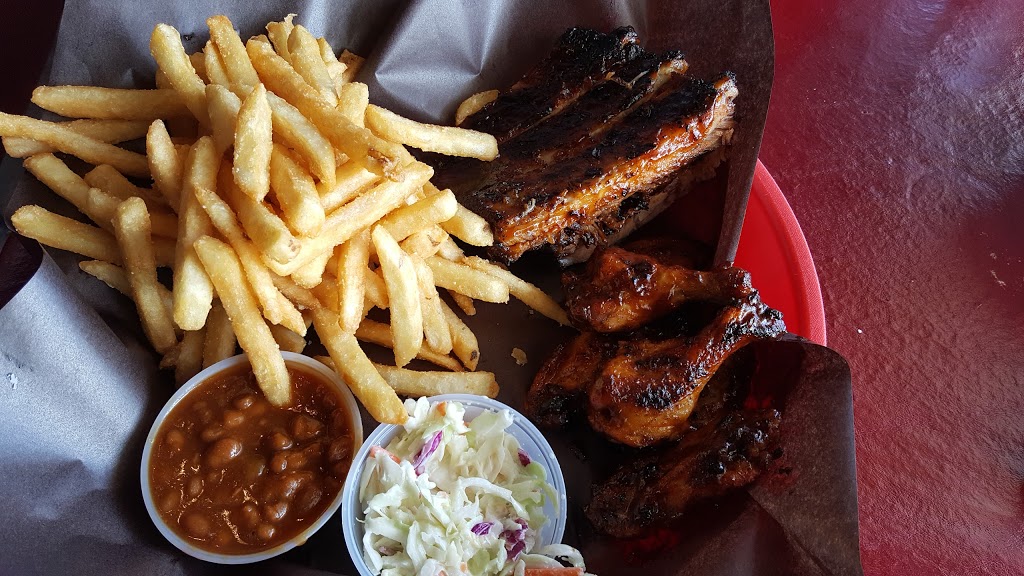 Big Bone BBQ | 207 Eagle St, Newmarket, ON L3Y 1J6, Canada | Phone: (905) 853-9888