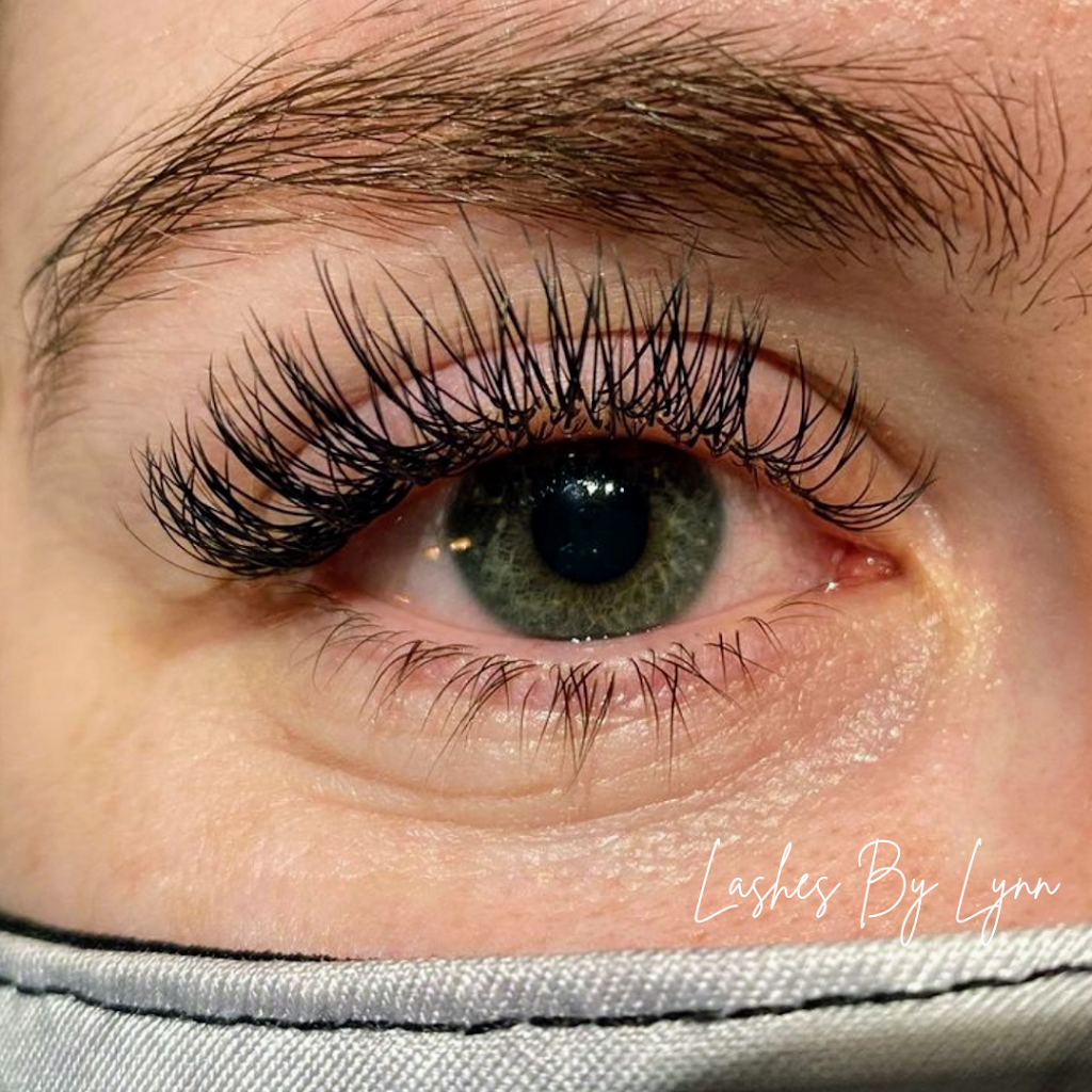 lashesbylynnbc | Fullerton Ave, North Vancouver, BC V7P 3E6, Canada | Phone: (778) 980-2069