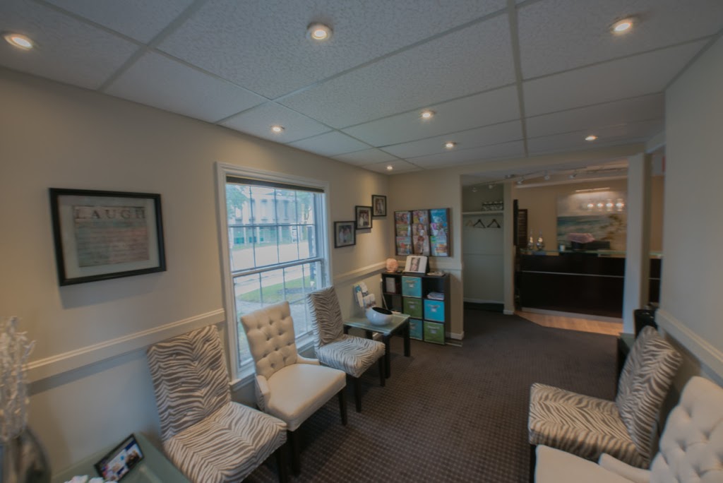 Aurora Family Dental | 25 Wellington St E, Aurora, ON L4G 1H4, Canada | Phone: (905) 727-3323