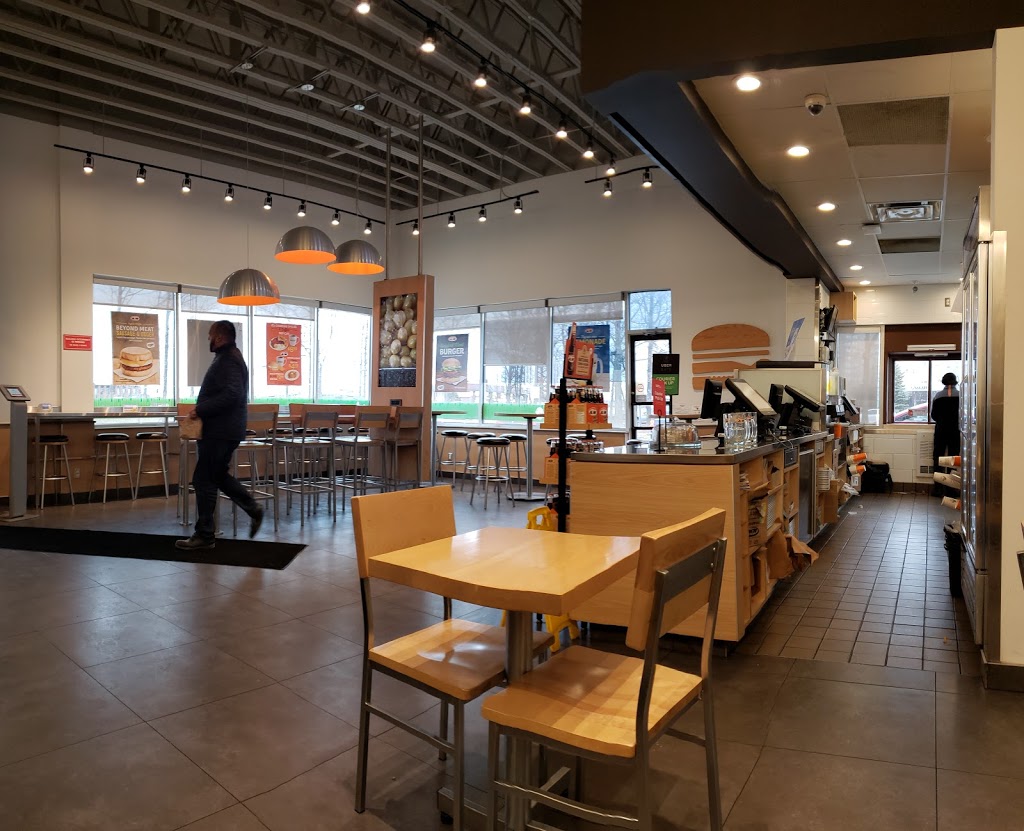 A&W Canada | 1465 Aerowood Dr, Mississauga, ON L4W 1C2, Canada | Phone: (647) 479-7881