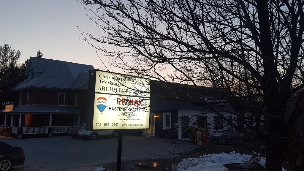 CRAIG HAMILTON, Broker at Re/Max Eastern Realty Inc | 34 Bridge St, Lakefield, ON K0L 2H0, Canada | Phone: (705) 760-6828