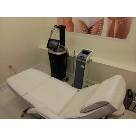 Distill Laser Clinic | 3075 Hospital Gate unit 422, Oakville, ON L6M 1M1, Canada | Phone: (905) 827-8445