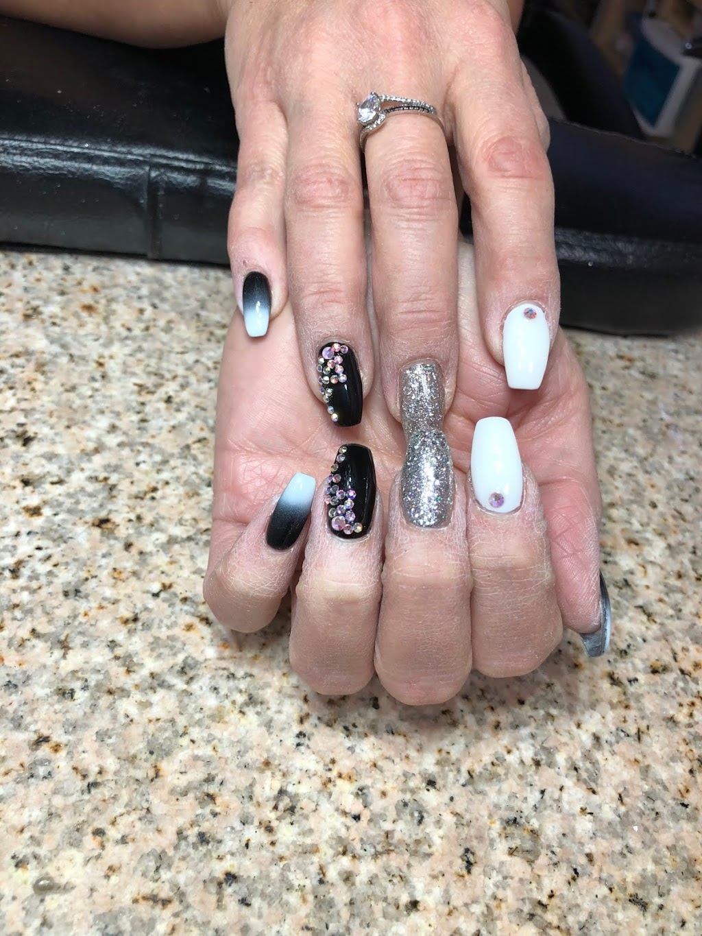 Binhs Nails Emerald Hill | 5000 Emerald Dr #505, Sherwood Park, AB T8H 0P5, Canada | Phone: (780) 570-5155