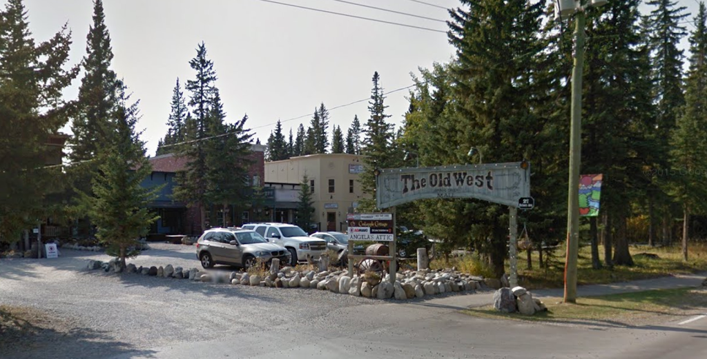 Crabapple Cottage | 2 The Old West Mall, 27 Balsam Ave, Bragg Creek, AB T0L 0K0, Canada | Phone: (403) 949-4264