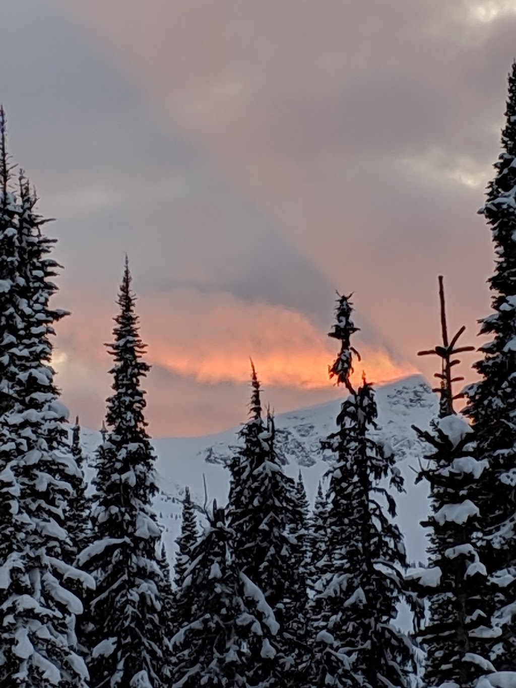 Sol Mountain Lodge | British Columbia V0E 2G0, Canada | Phone: (250) 674-3707