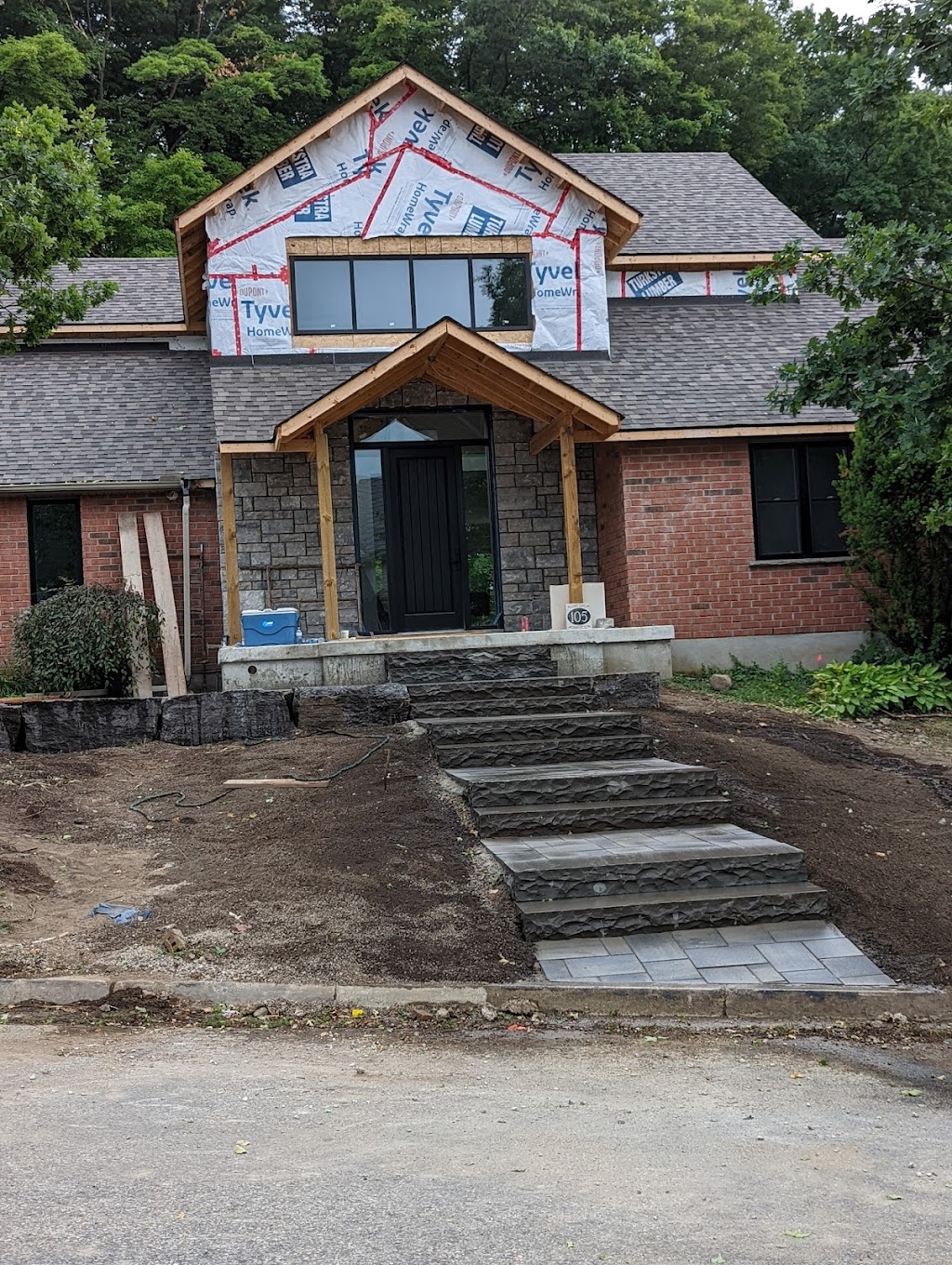 Canvas Landscapers | 4 Hodgson Dr, Guelph, ON N1L 0K2, Canada | Phone: (519) 400-0408