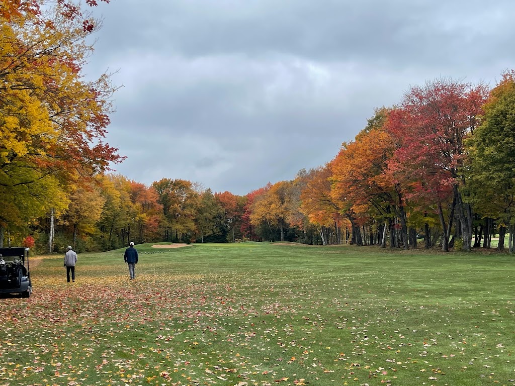 Belvedere Golf Club Inc | 1 Greensview Dr, Charlottetown, PE C1A 6C3, Canada | Phone: (902) 566-5542