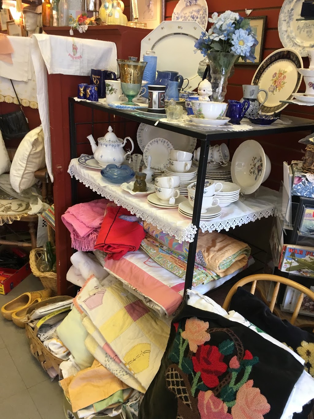 Nostalgia Antiques | 2102 20 St, Nanton, AB T0L 1R0, Canada | Phone: (403) 646-5851