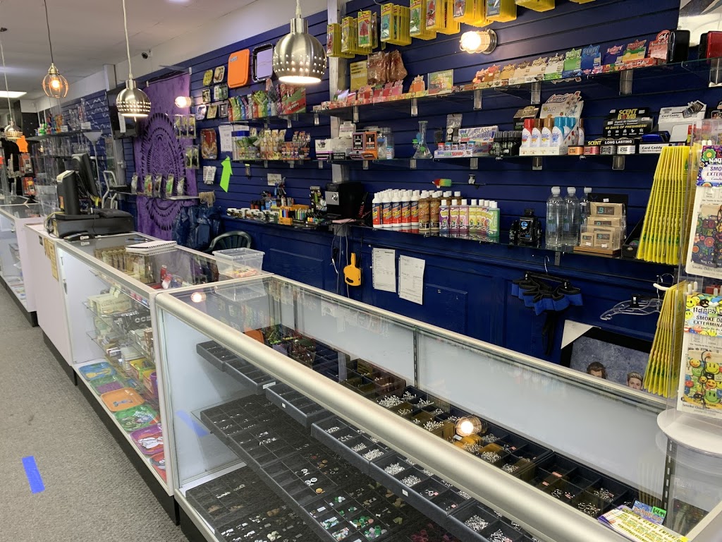 Unicorn Glass Emporium | 671 Colborne St, Brantford, ON N3S 3M8, Canada | Phone: (519) 758-8383