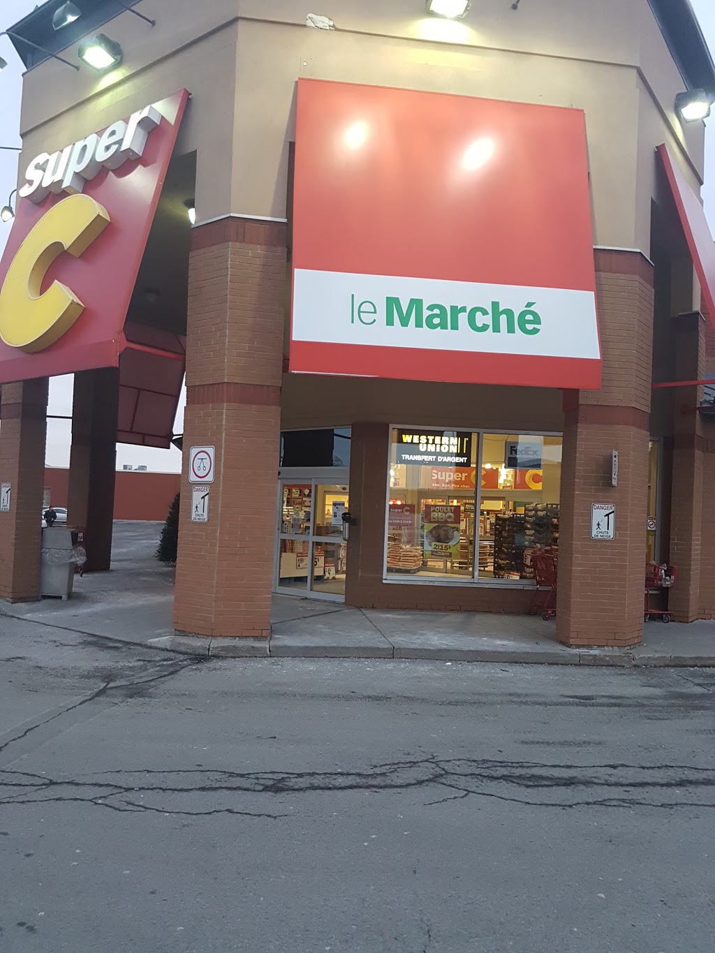 Super C | 300 Rue Sicard, Sainte-Thérèse, QC J7E 3X5, Canada | Phone: (450) 435-9544