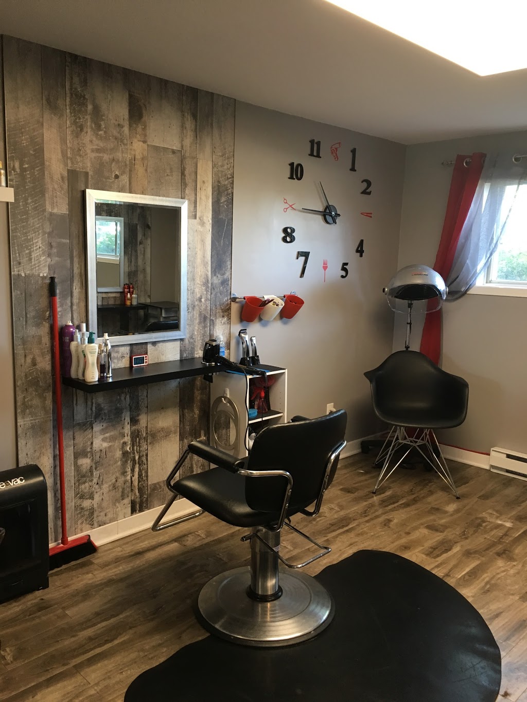 EB Coiffure Émilie Bisson | 238 Rue Saint Denis, Terrebonne, QC J6V 1B2, Canada | Phone: (514) 833-4184