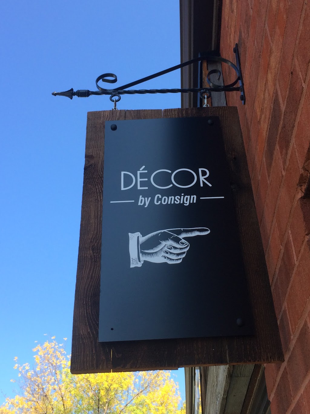 Decor ... by Consign | 2318 Lakeshore Rd W, Oakville, ON L6L 1H3, Canada | Phone: (905) 825-8887