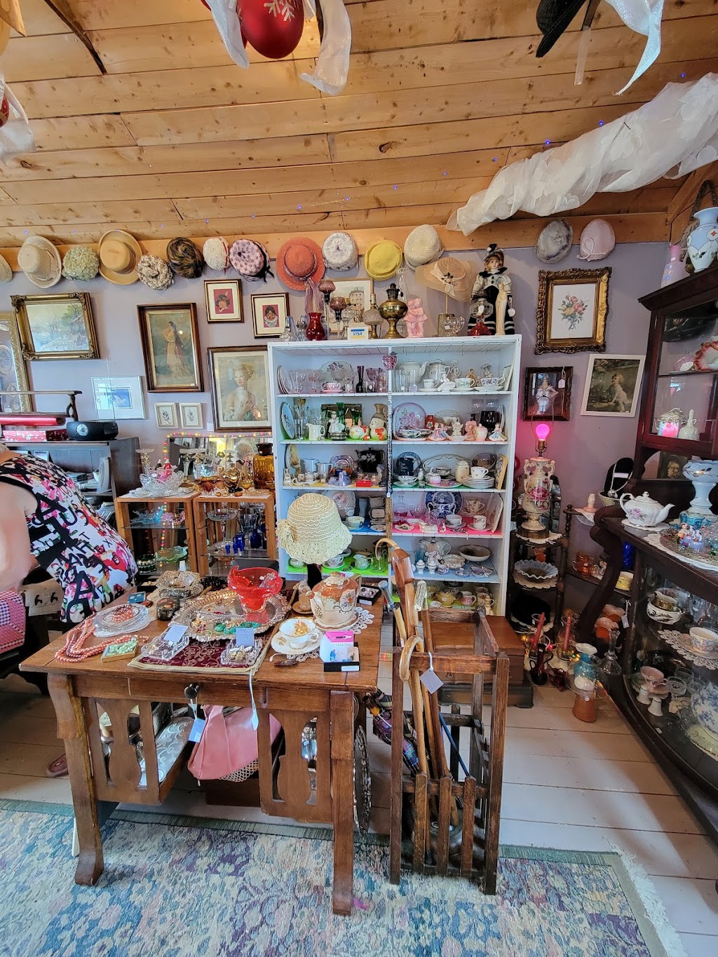 Woodchips What Knots Classy Collectibles and Antiques | 1554 Rte 475Hy, Baie de Bouctouche, NB E4S 4R2, Canada | Phone: (506) 743-5222