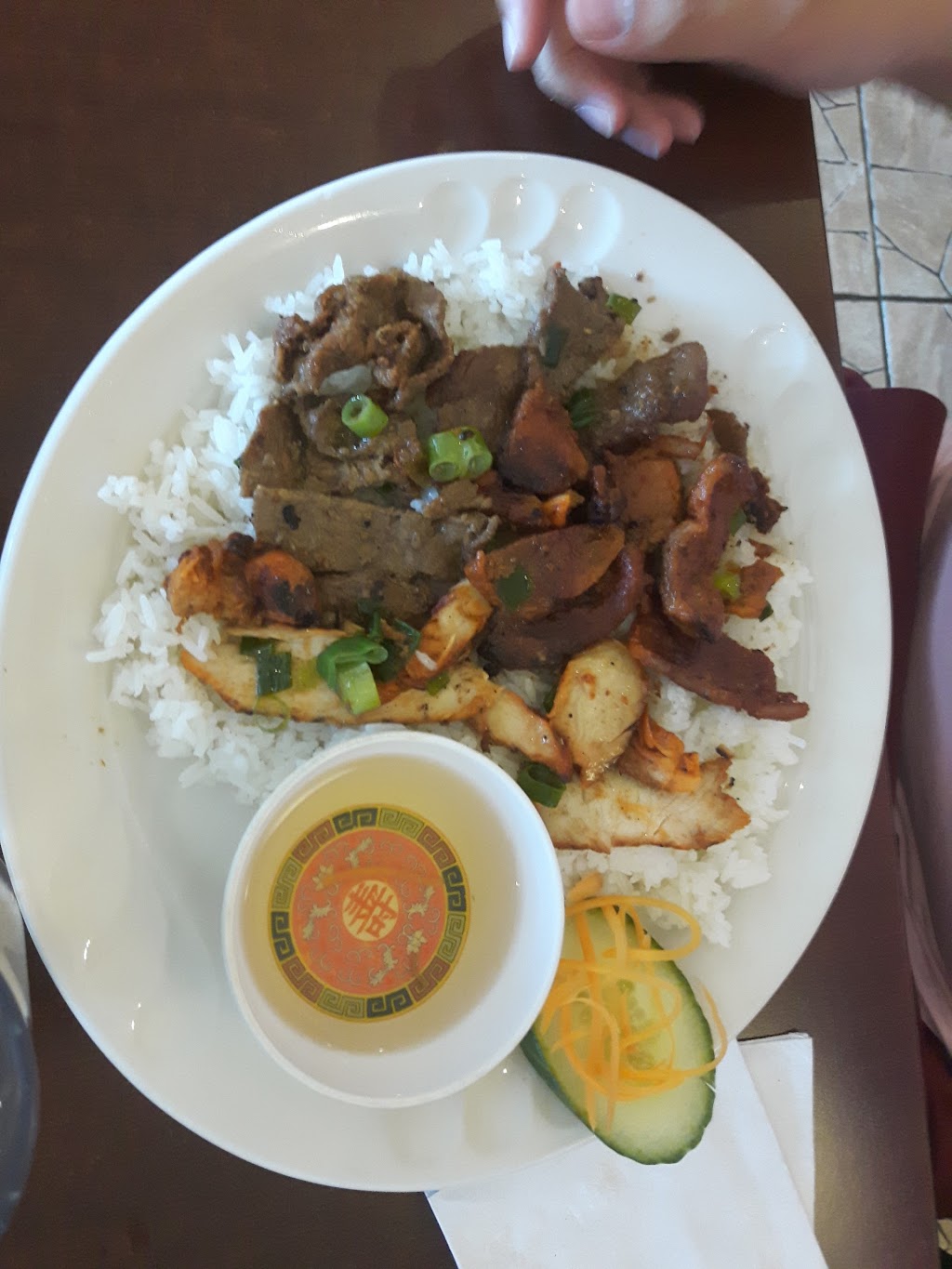 Pho Hoan | 574 Montréal Rd, Ottawa, ON K1K 0T9, Canada | Phone: (613) 748-1217