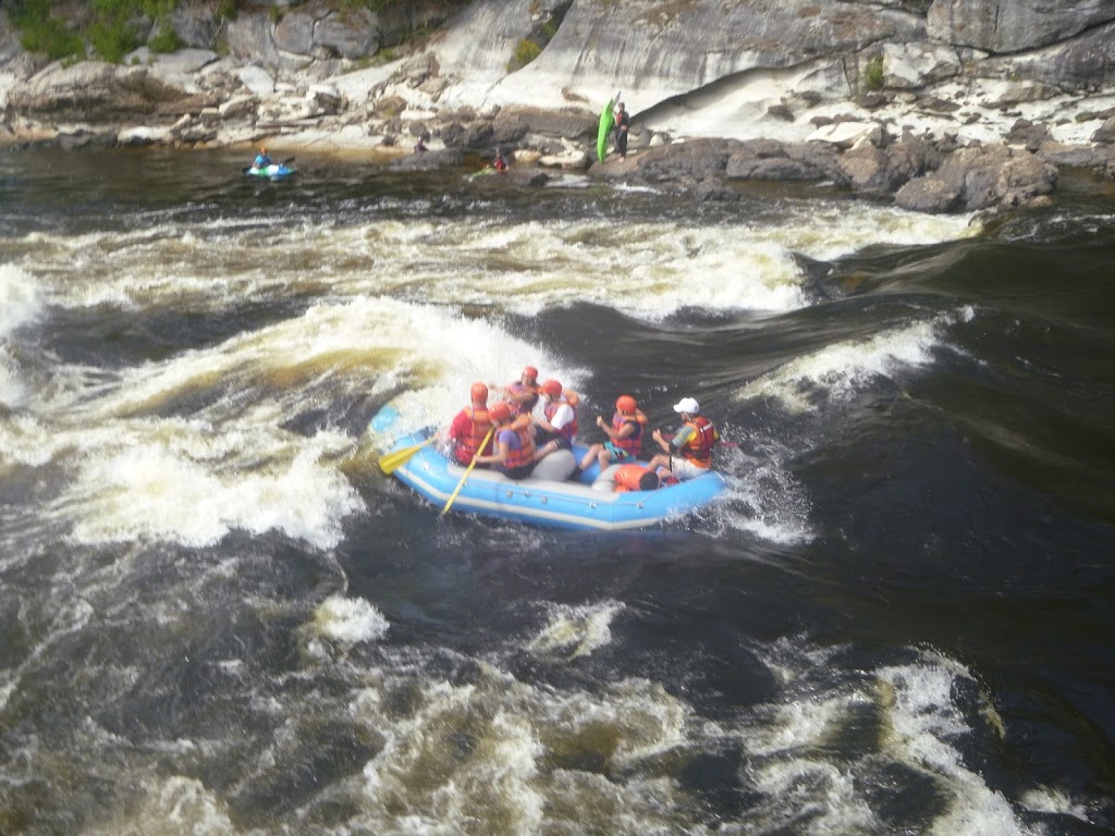 Bonnet Rouge Rafting | 211 chemin Gatineau Sud, Sainte-Thérèse-de-la-Gatineau, QC J0X 2X0, Canada | Phone: (819) 449-3360