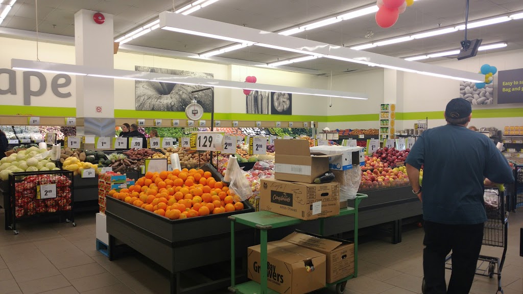 FreshCo Barton & Gage | 869 Barton St E, Hamilton, ON L8L 3B4, Canada | Phone: (905) 549-3573