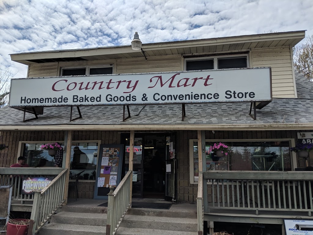 Country Mart | 3328 Buckhorn Rd, Buckhorn, ON K0L 1J0, Canada | Phone: (705) 657-3455