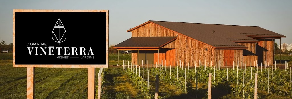 Domaine Vineterra, Vignoble | 815 Chem. Pion, Mont-Saint-Hilaire, QC J3H 0L4, Canada | Phone: (450) 584-3788