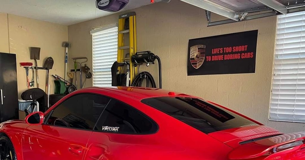 Garage Banners | 1017 Cumming Blvd, Milton, ON L9T 6S7, Canada | Phone: (416) 347-0806