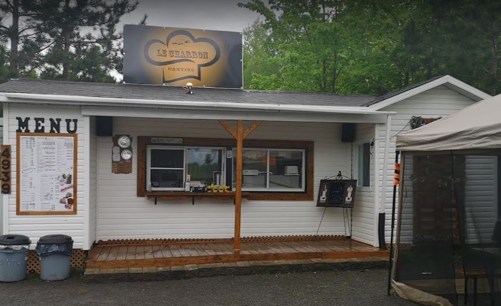 Cantine Le Charron | 4939 Bd Allard, Saint-Nicéphore, QC J2A 2S4, Canada | Phone: (819) 300-0820