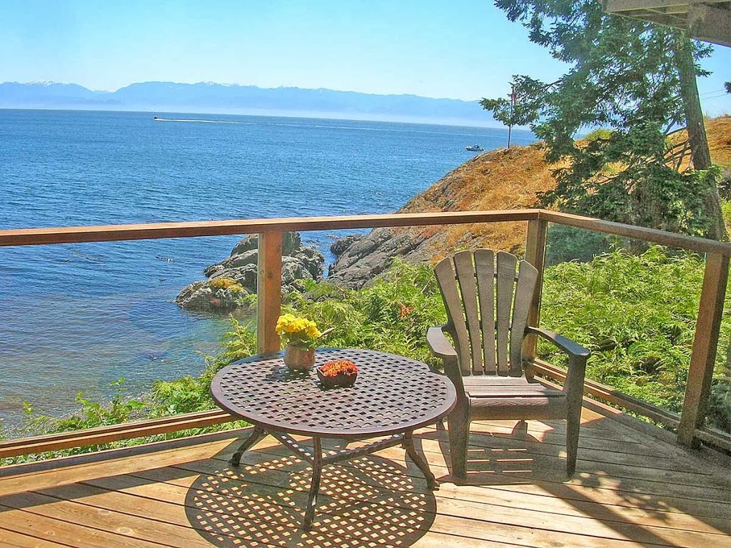 Eagle Cove Beachfront Guest Suites | 8061 W Coast Rd, Sooke, BC V9Z 1C9, Canada | Phone: (250) 642-4885