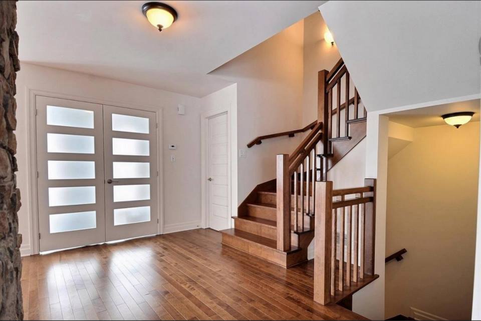 Escalier Classique | 3556 Bd des Entreprises, Terrebonne, QC J6X 4J8, Canada | Phone: (514) 990-3885