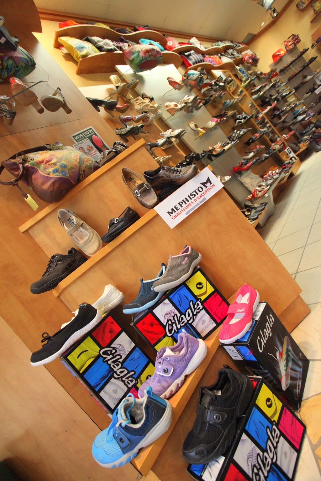 Chaussures Bianco | 3050 Boul de Portland, Sherbrooke, QC J1L 1K1, Canada | Phone: (819) 565-9990