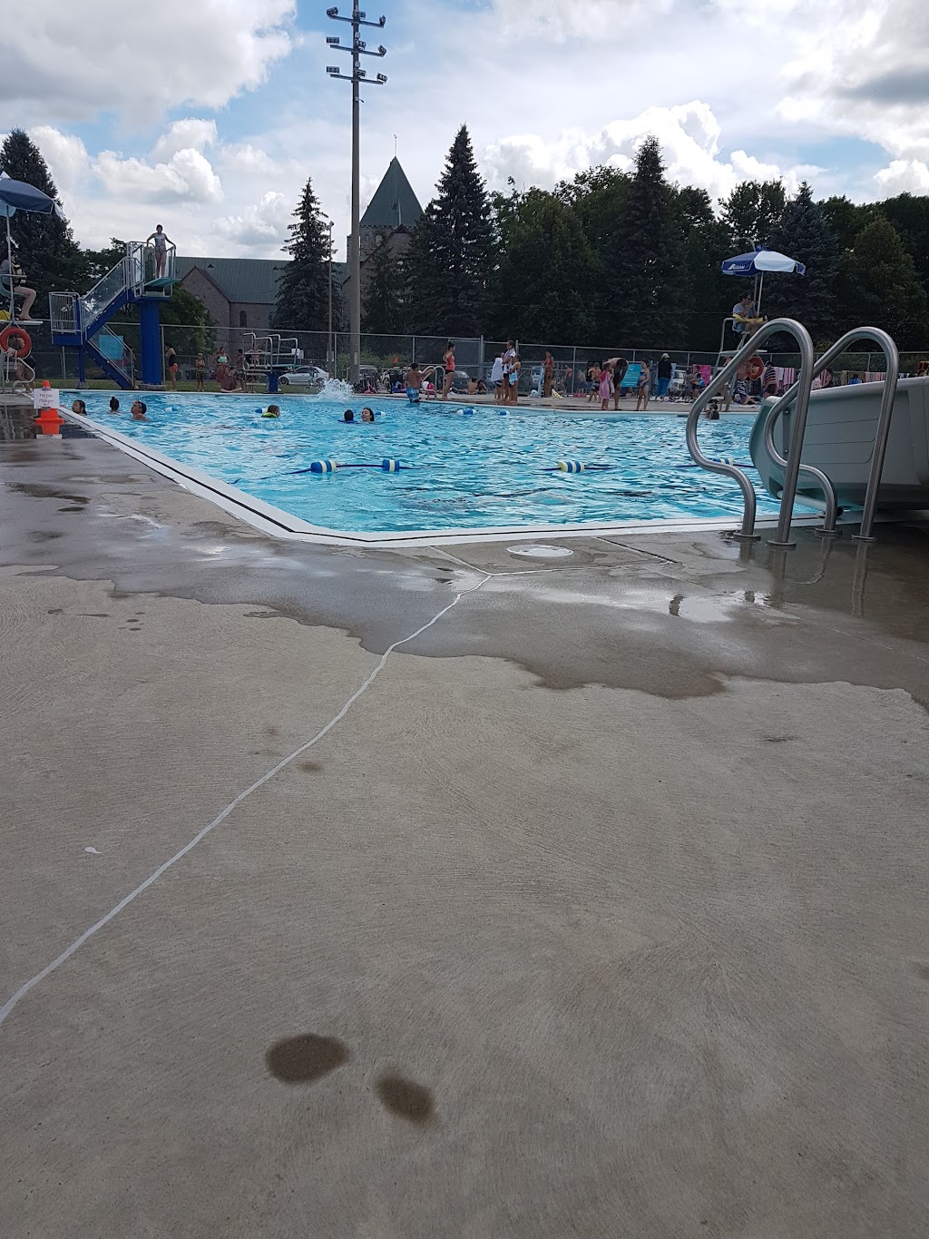 Piscine municipale extérieure de Joliette | 130 Rue Fabre, Joliette, QC J6E 4R4, Canada | Phone: (450) 753-8060