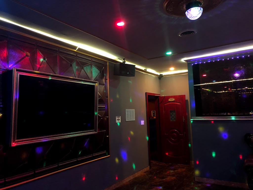 Grand Leisure KTV Karaoke & Kitchen | 16 Jarvis St, Hamilton, ON L8R 1M2, Canada | Phone: (905) 522-9888