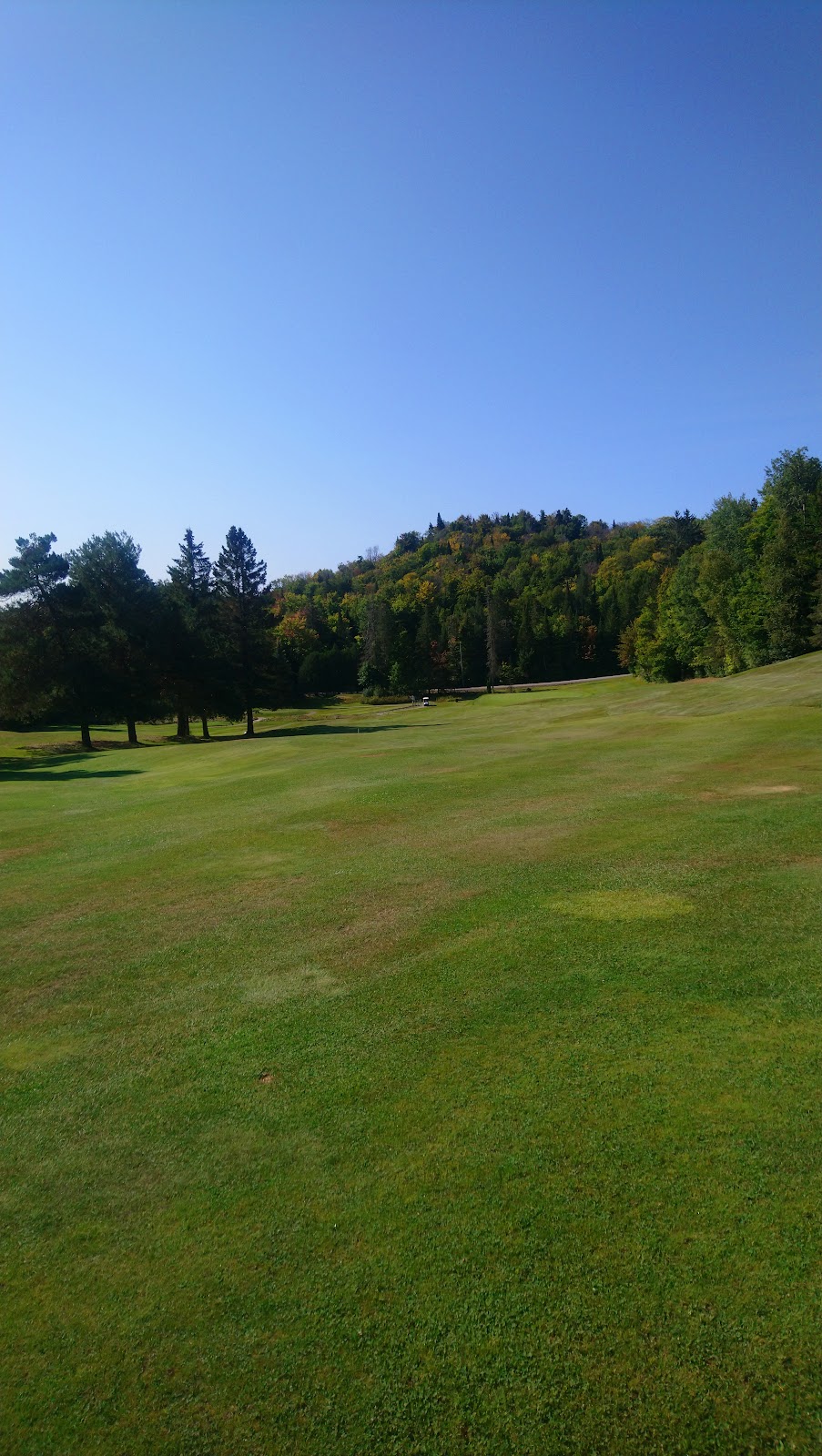 Golf Sainte-Agathe | 21 Chem. du Golf, Sainte-Agathe-des-Monts, QC J8C 2Z7, Canada | Phone: (819) 326-3022