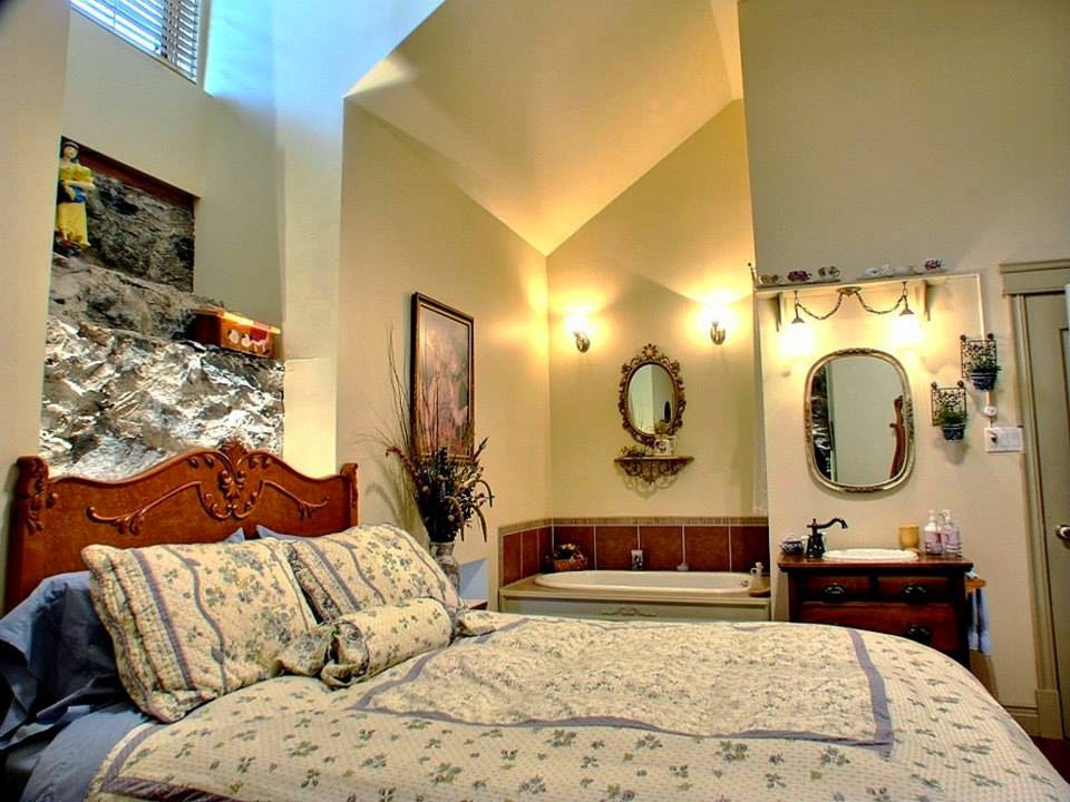 Le Manoir du Rocher | 85 Avenue de Grand-Mère, Grand-Mère, QC G9T 2G4, Canada | Phone: (819) 538-8877