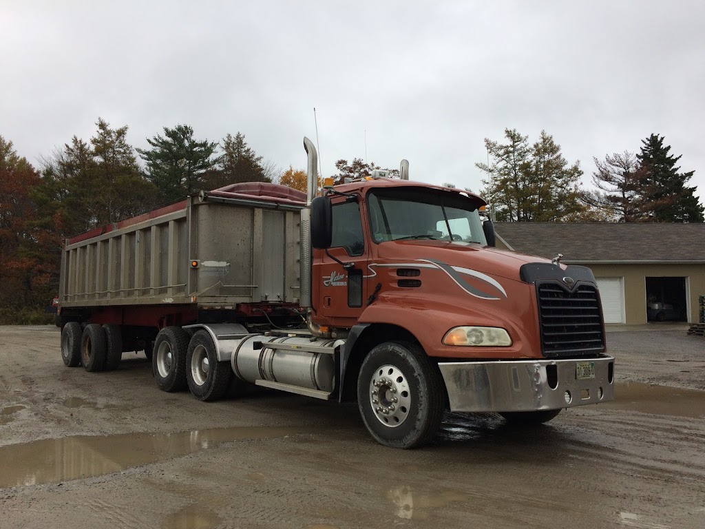 Harlows Heavy Truck Repair | 16 South Loop Rd, Shelburne, NS B0T 1W0, Canada | Phone: (902) 875-3439