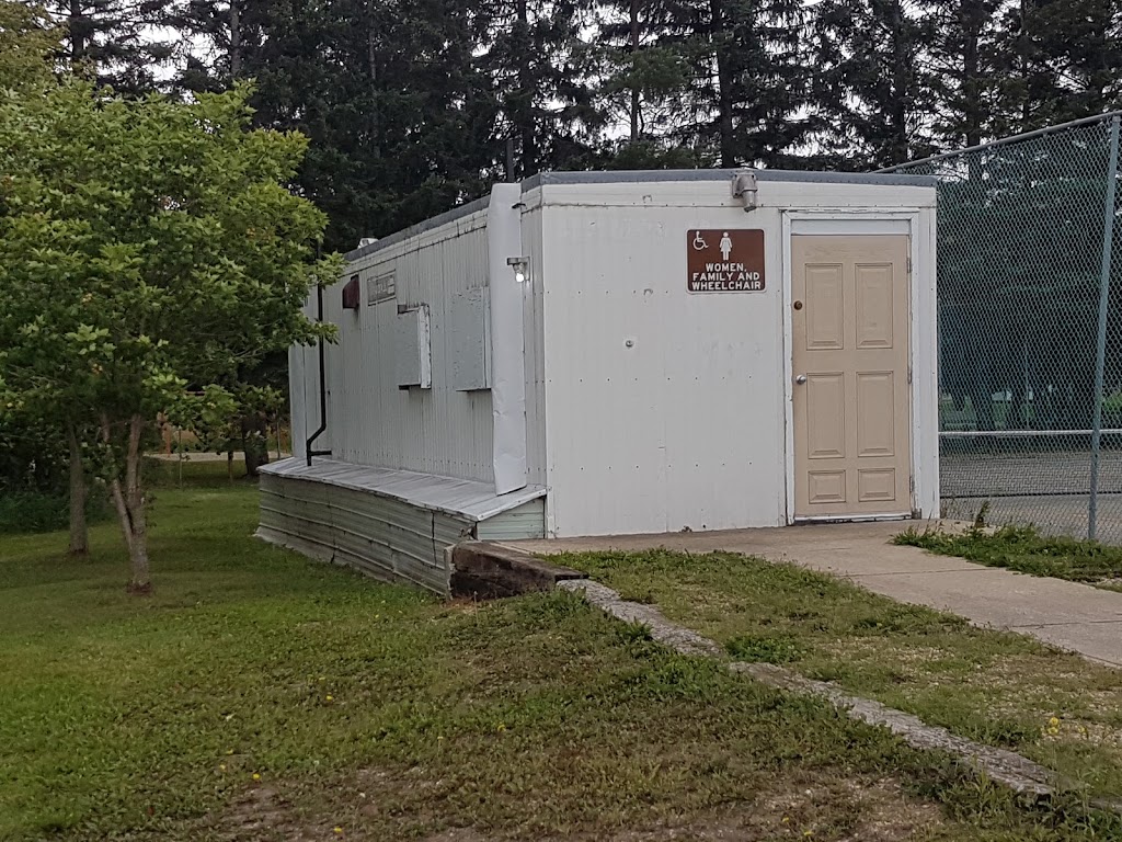 MacGregor Lions Club Campground | 107 Saunders St, MacGregor, MB R0H 0R0, Canada | Phone: (204) 685-2582