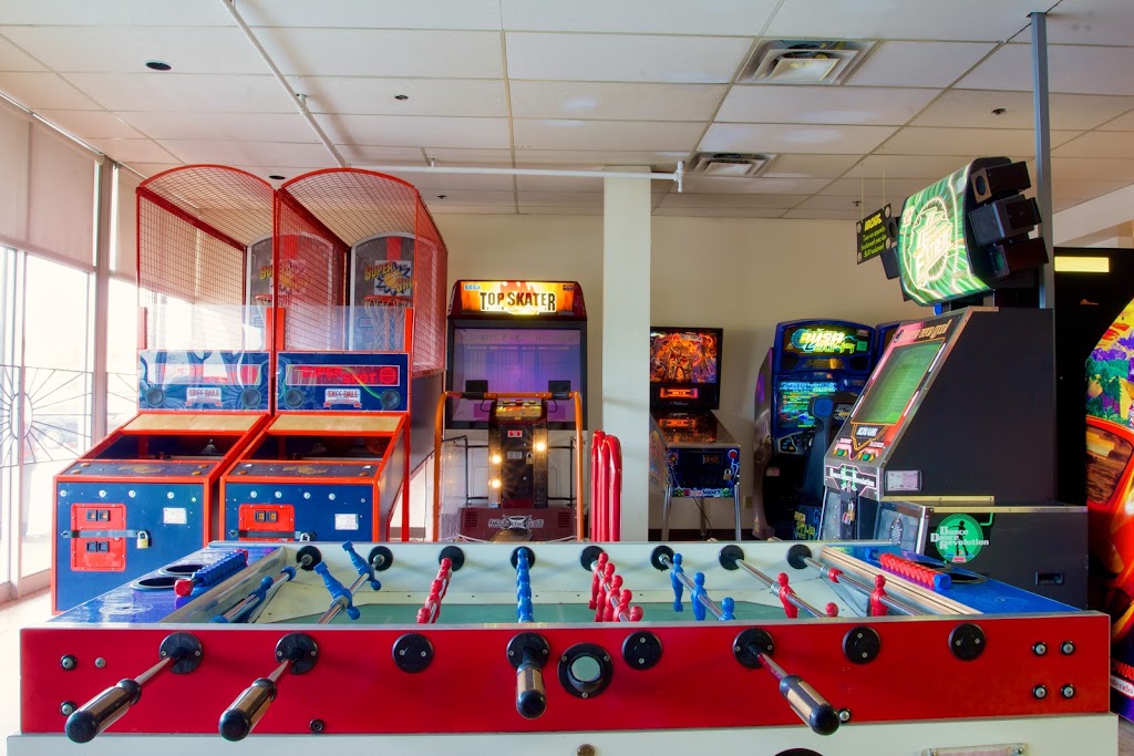 Laurentian Lanes | 222 Mnt de Liesse, Saint-Laurent, QC H4T 1N8, Canada | Phone: (514) 341-4525