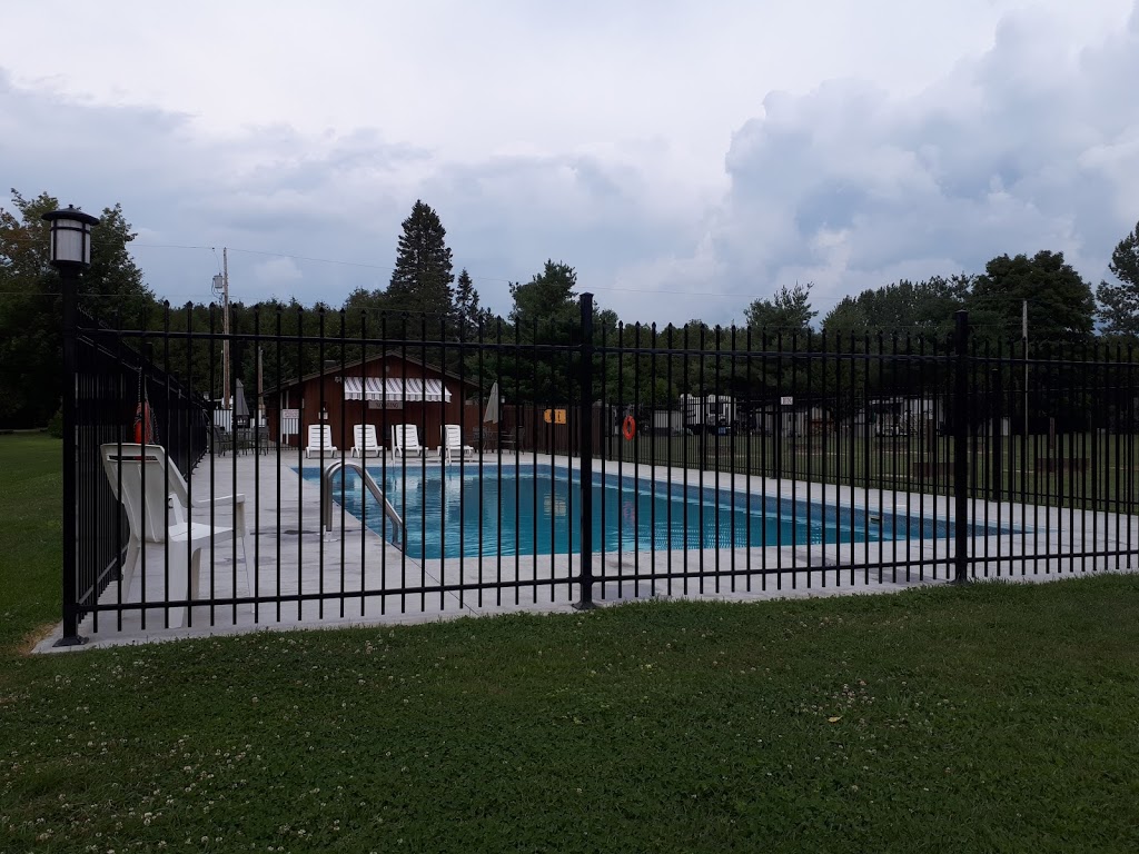 Breezy Hill Camping | 3798 Grainger Park Rd, Kinburn, ON K0A 2H0, Canada | Phone: (613) 839-5202