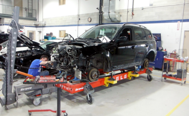 Heartland B & B Collision Centre | 875 Plymouth Dr, Mississauga, ON L5V 0B5, Canada | Phone: (905) 826-5512