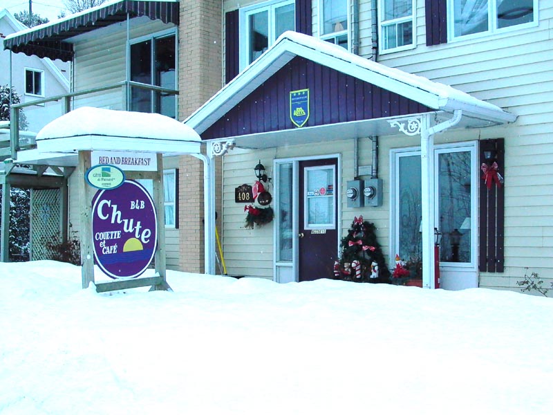 Chute Couette & Cafe B&B | 408 Rte du Fleuve, Notre-Dame-du-Portage, QC G0L 1Y0, Canada | Phone: (418) 862-5367