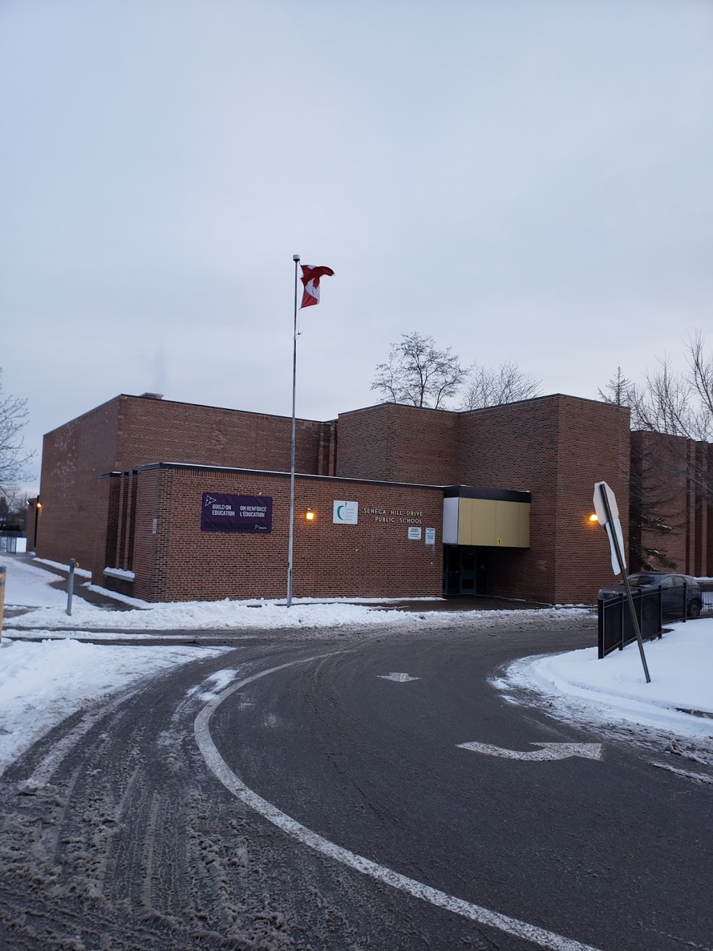 Seneca Hill Public School | 625 Seneca Hill Dr, North York, ON M2J 2W6, Canada | Phone: (416) 395-2840