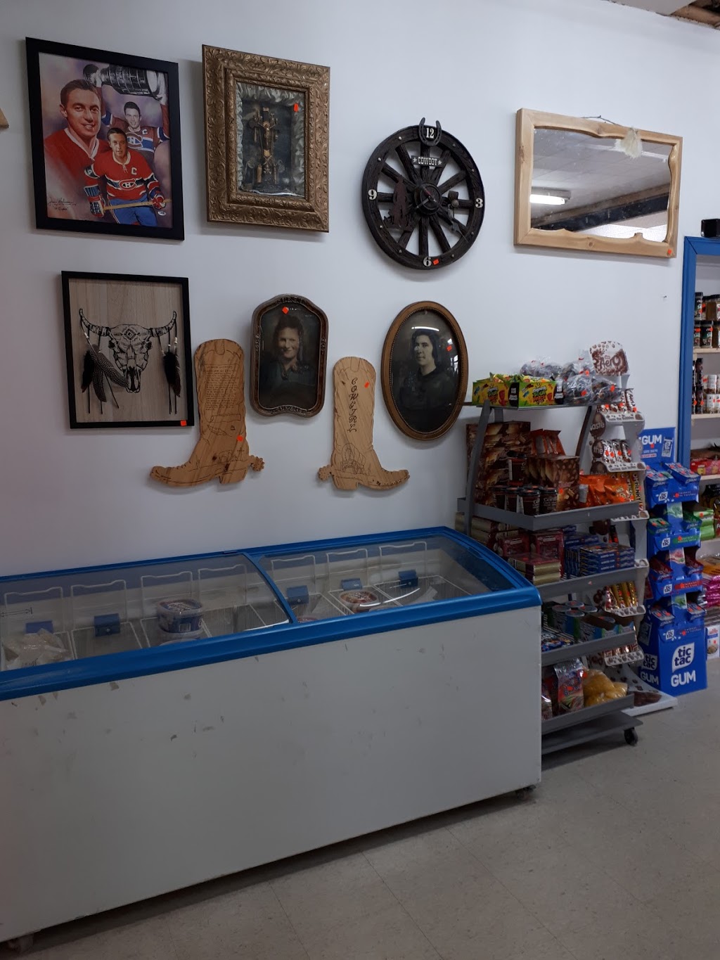 Magasin Cowboy Alimentation | 180 Rue Principale O, Farnham, QC J2N 1K6, Canada | Phone: (450) 330-0104